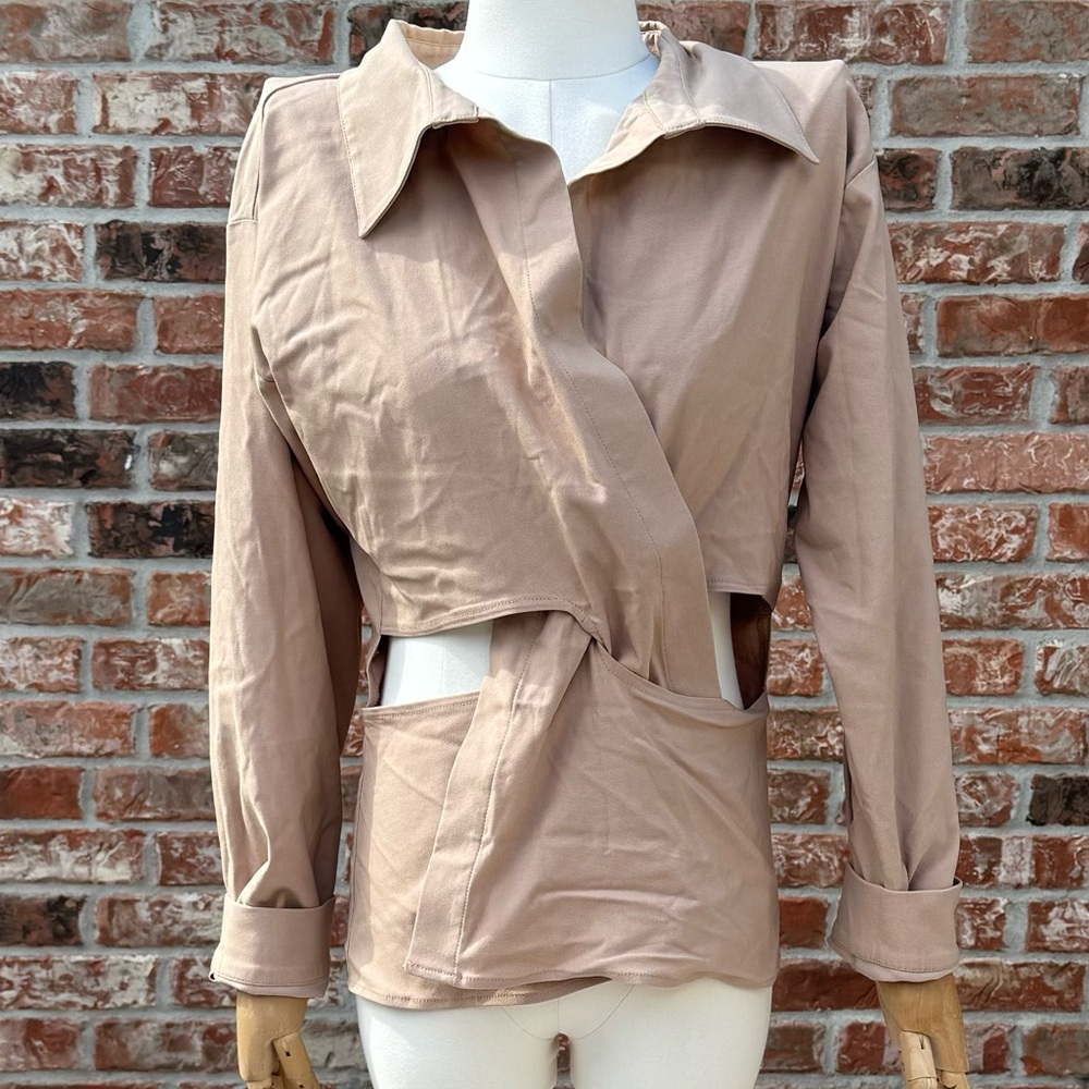 Rich & Famous khaki stomach cutout shirt / M / Excellent condition